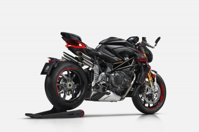 Mv agusta brutale 1000 2023 hoạt động nhanh nhẹn và giảm độ rung hơn bao giờ hết