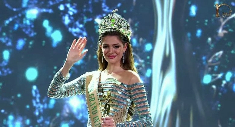 Người đẹp brazil đăng quang miss grand international dáng cong mãng xà môi dày gợi cảm diện gì cũng bốc