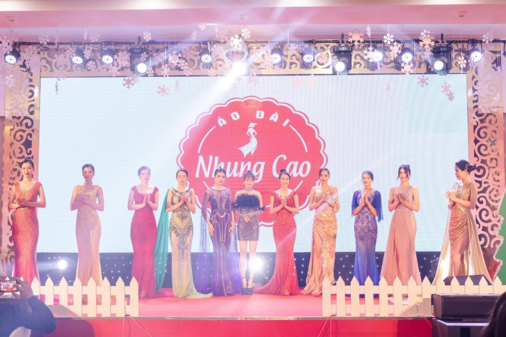 Ntk nhung cao mang sắc xuân vào bộ sưu tập chào đón tết quý mão 2023