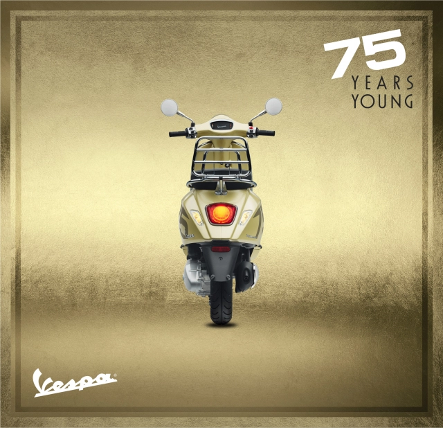 Ra mắt bộ đôi vespa phiên bản đặc biệt 75 năm tuổi trẻ