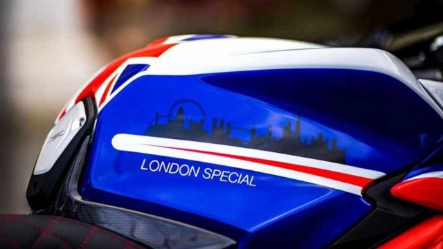 Ra mắt phiên bản đặc biệt mv agusta dragster 800 rr london special 2021