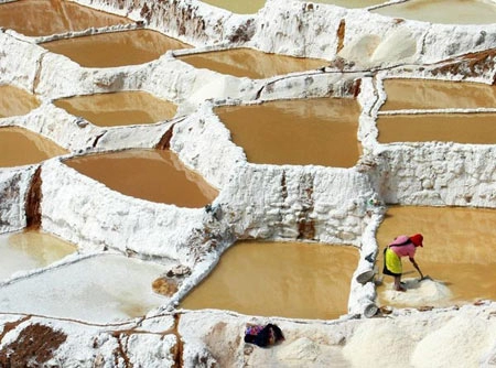 Ruộng muối thời tiền inca đẹp như tranh ghép kính