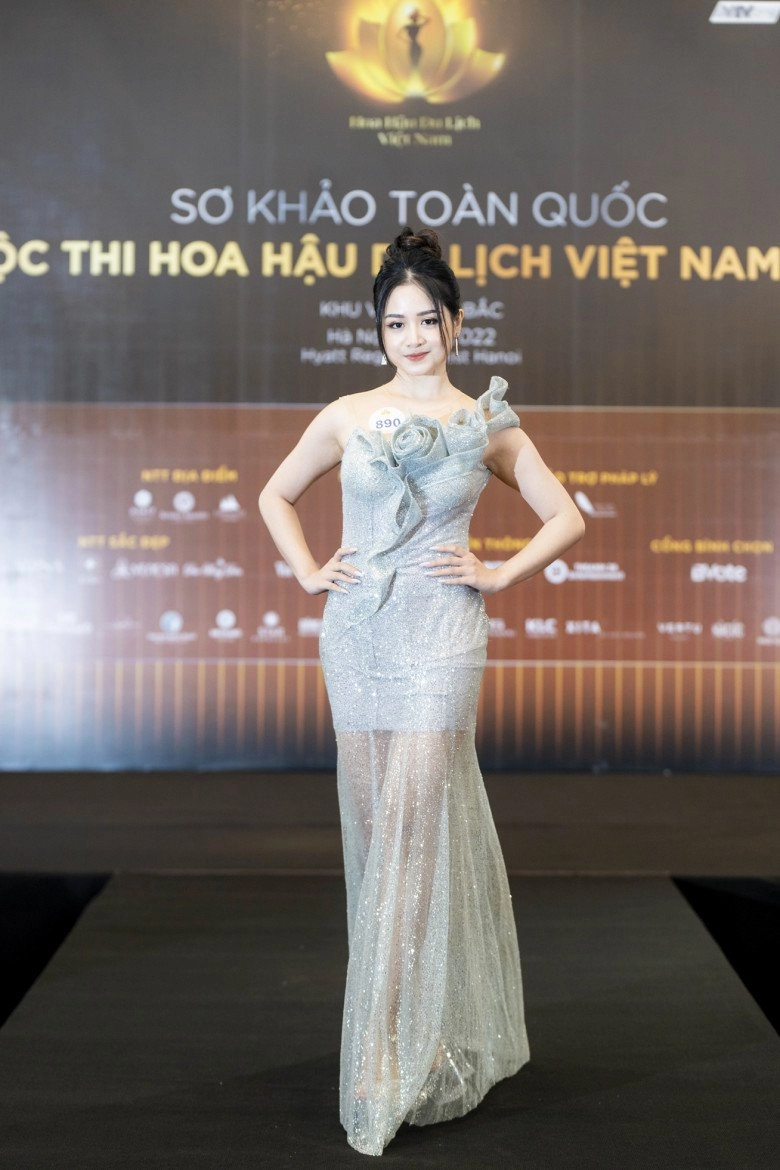 Sơ khảo hoa hậu du lịch vn 2022 tiếp viên hàng không đổ bộ người catwalk sóng sánh người ăn diện gây ngượng