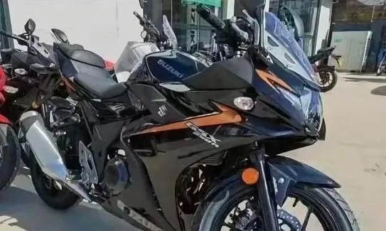 Suzuki gsx-250r 2022 sao chép kiểu dáng đàn anh hayabusa ra đời