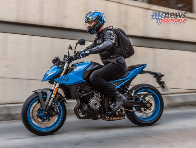 Suzuki gsx-8s 2023 - mẫu roadster hạng trung mới với ngoại hình mạnh mẽ