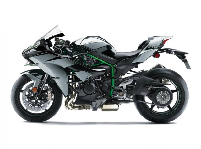 Suzuki hayabusa 2021 và kawasaki ninja h2 trên bàn cân thông số