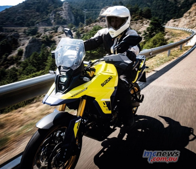 Suzuki v-strom 800de 2023 lần đầu tiên lộ diện với ngoại hình cực chất