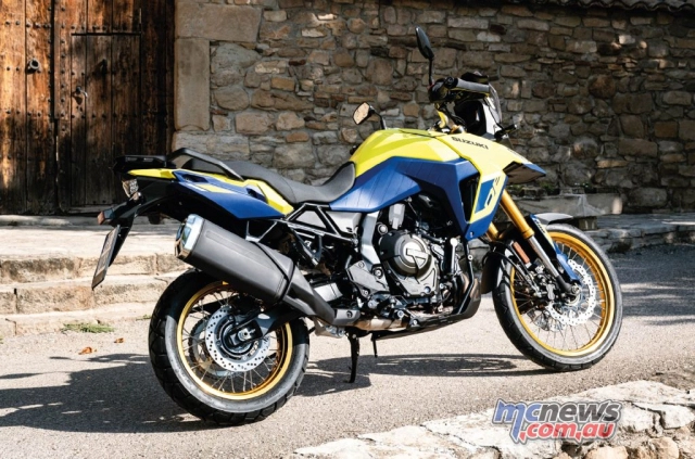 Suzuki v-strom 800de 2023 lần đầu tiên lộ diện với ngoại hình cực chất