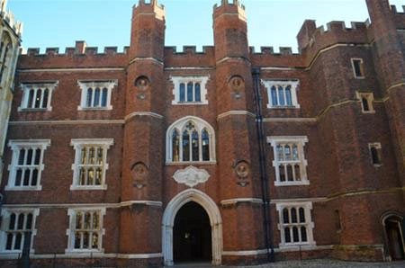 Thăm cung điện hampton court