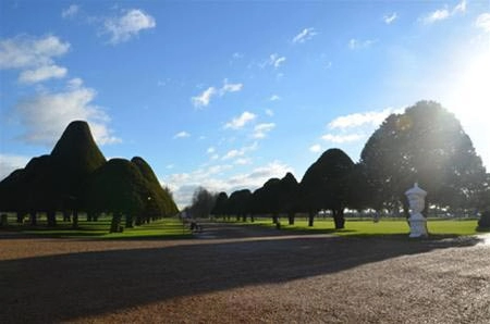 Thăm cung điện hampton court