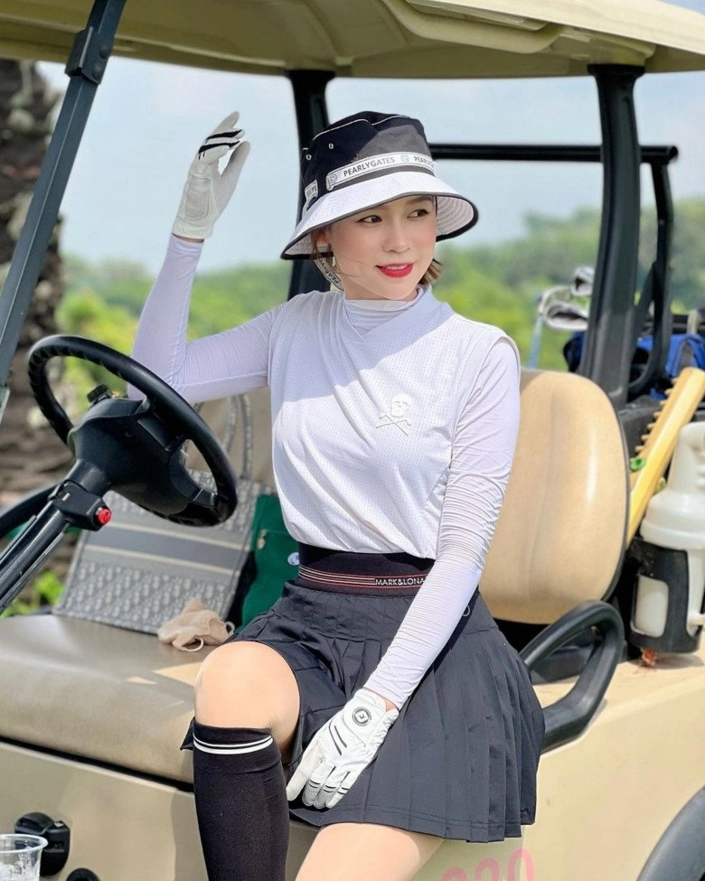 Thời trang đánh golf của hotgirl sam xinh hơn hiền hồ đắt hơn hoa hậu đẳng cấp đại gia tài sản 50 tỷ