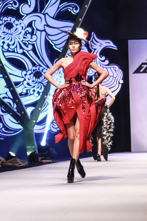 Tiến truyển đăng quang project runway mùa 3