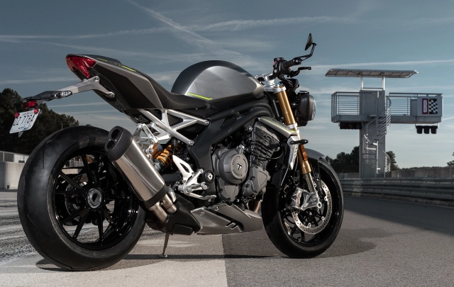 Triumph speed triple rr và rs bị triệu hồi hàng loạt do vấn đề về bu lông đĩa phanh