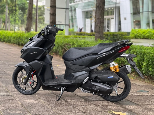 Vario 160 cơ cấu lại dàn chân theo phong cách cực chất