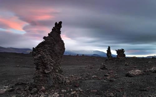 Vẻ đẹp ngoạn mục của vùng núi lửa ở iceland