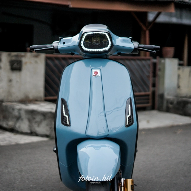 Vespa độ đốn gục trái tim người xem với dàn chân siêu nuột