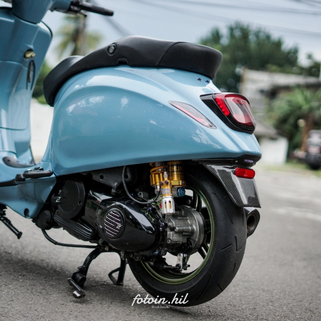 Vespa độ đốn gục trái tim người xem với dàn chân siêu nuột