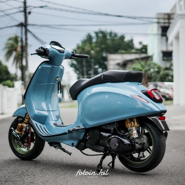 Vespa độ đốn gục trái tim người xem với dàn chân siêu nuột