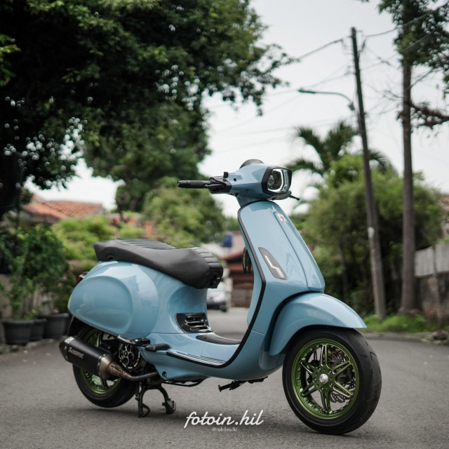 Vespa độ đốn gục trái tim người xem với dàn chân siêu nuột