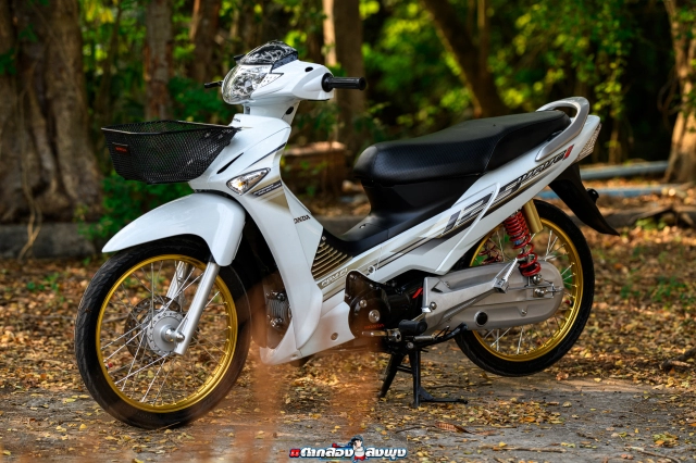 Wave 125i lột xác cực chất ngay tại quê nhà