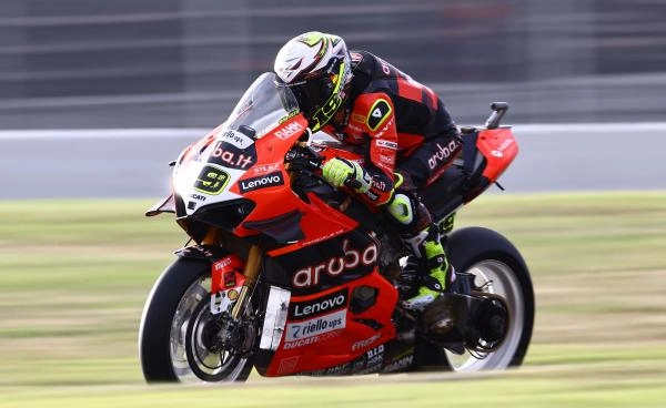 Wsbk liệu có nên đặt giới hạn trọng lượng xe và người đua kết hợp hay không