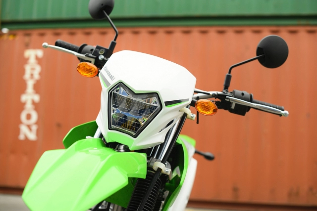 3 phiên bản của kawasaki klx230 trình làng cùng lúc tại việt nam