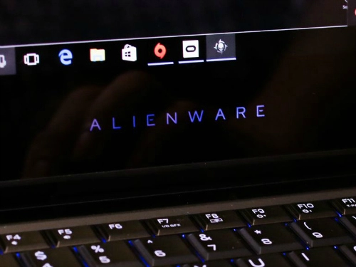 Alienware 13 r3 oled laptop chơi game tích hợp công nghệ thực tế ảo vr