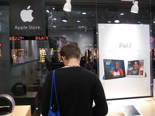 Apple đang xử các cửa hàng xách tay tại việt nam