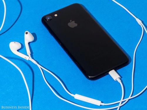 Apple phát hành ios 1002 sửa lỗi tai nghe earpods trên iphone 7