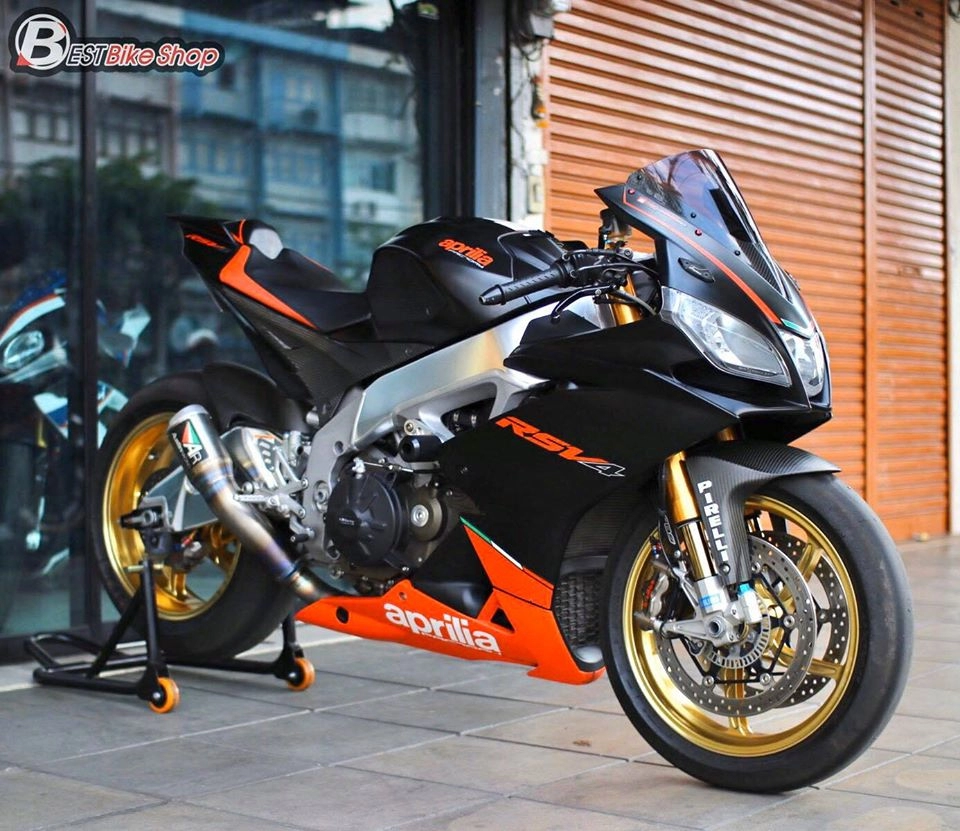 Aprilia rsv4 factory độ gây mê người xem với đồ chơi thượng thừa