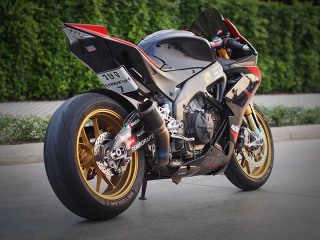 Aprilia rsv4 vẻ đẹp nghiêng nước nghiêng thành từ siêu phẩm mô tô ý