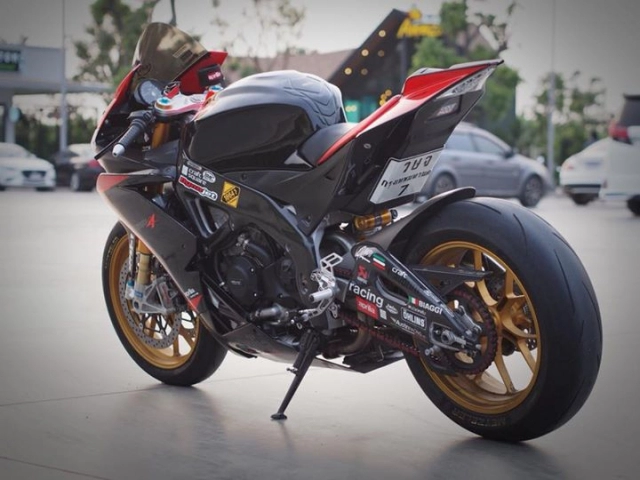 Aprilia rsv4 vẻ đẹp nghiêng nước nghiêng thành từ siêu phẩm mô tô ý