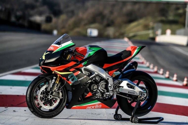 Aprilia rsv4 x phiên bản kỷ niệm 10 năm chỉ có 10 chiếc giá khoảng 1 tỷ đồng