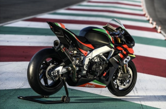 Aprilia rsv4 x phiên bản kỷ niệm 10 năm chỉ có 10 chiếc giá khoảng 1 tỷ đồng