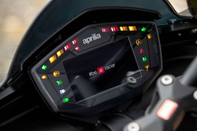 Aprilia tuono 660 factory 2022 ra mắt tại malaysia với giá 400 triệu đồng