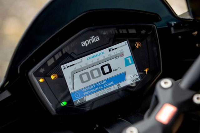 Aprilia tuono 660 factory 2022 ra mắt tại malaysia với giá 400 triệu đồng