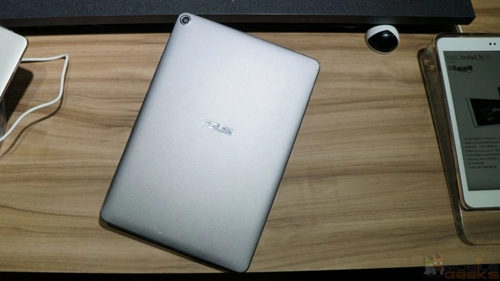 Asus ra mắt máy tính bảng zenpad 3s 10 giá gần 8 triệu đồng