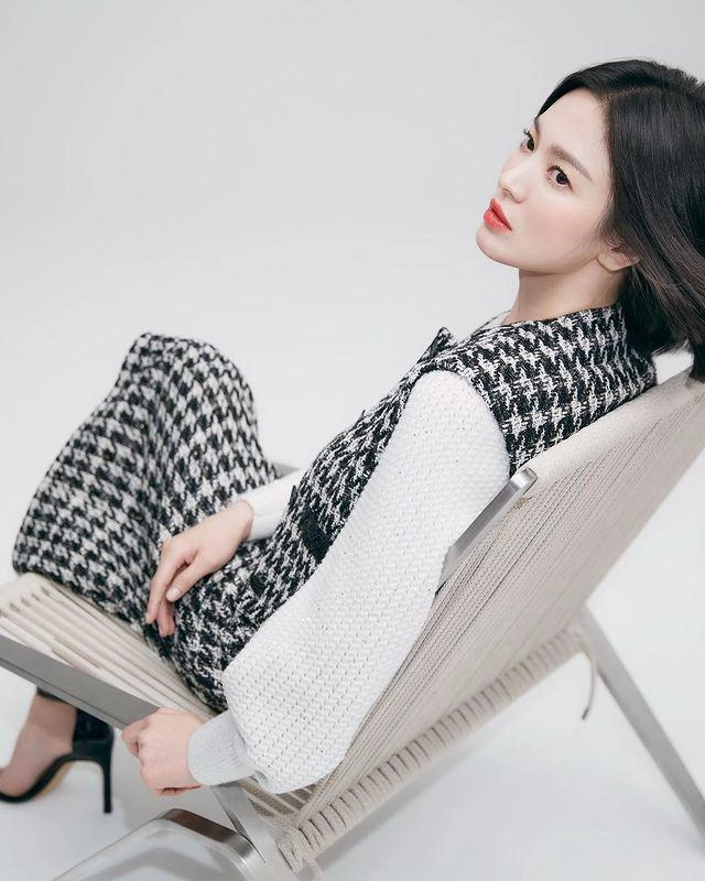 Bà hoàng cháy hàng song hye kyo dự báo xu hướng thời trang thu đông dân công sở bắt trend còn kịp