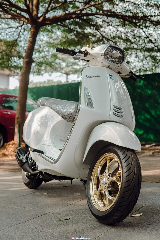 Bản độ vespa sprint gây sốc vì được trang bị bộ mâm hơn 30 triệu đồng