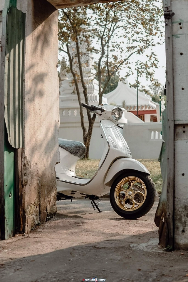 Bản độ vespa sprint gây sốc vì được trang bị bộ mâm hơn 30 triệu đồng