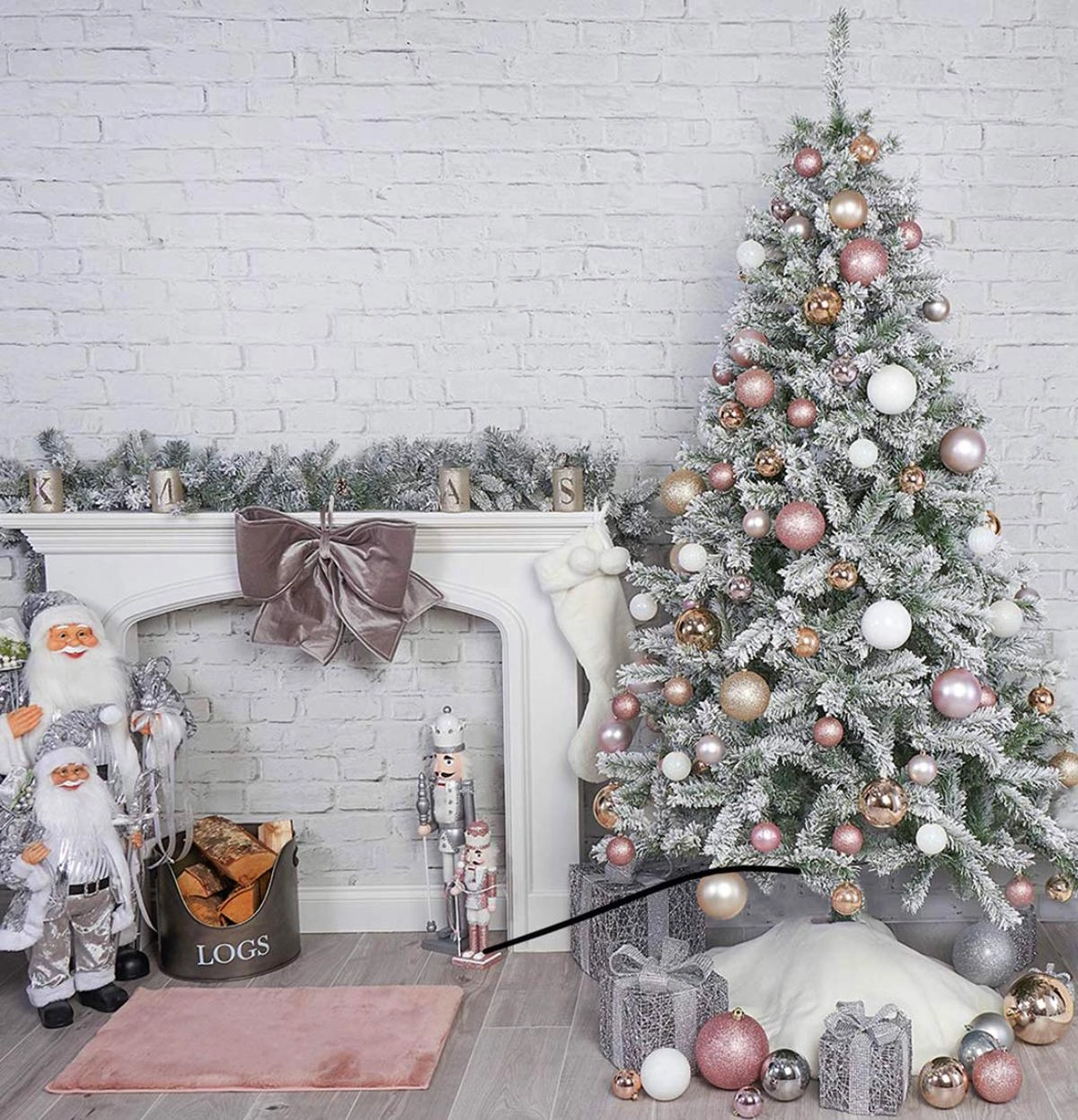 Bật mí 10 ý tưởng độc lạ trang trí cây thông noel tại nhà thật phong cách