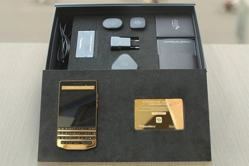 Blackberry porsche design p9983 mạ vàng sắp ra mắt