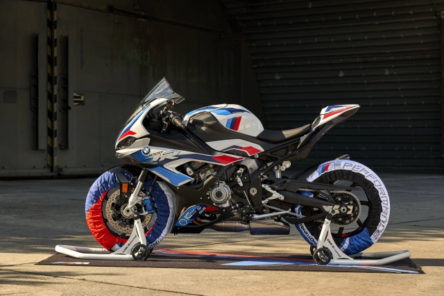 Bmw m1000rr và suzuki gsx-r1000r trên bàn cân thông số