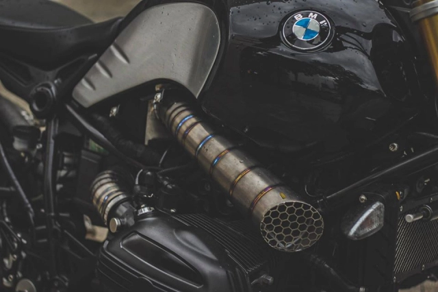 Bmw rninet độ nhẹ nhàng sâu lắng giữa ngày mưa sài gòn