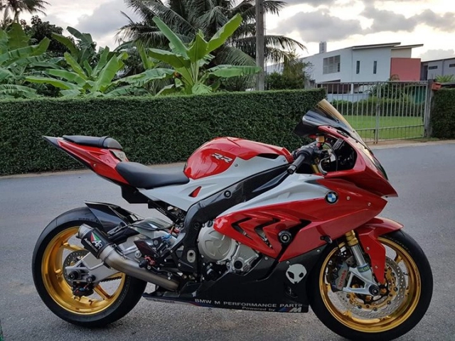 Bmw s10000rr độ hấp dẫn người xem với gói trang bị cao cấp