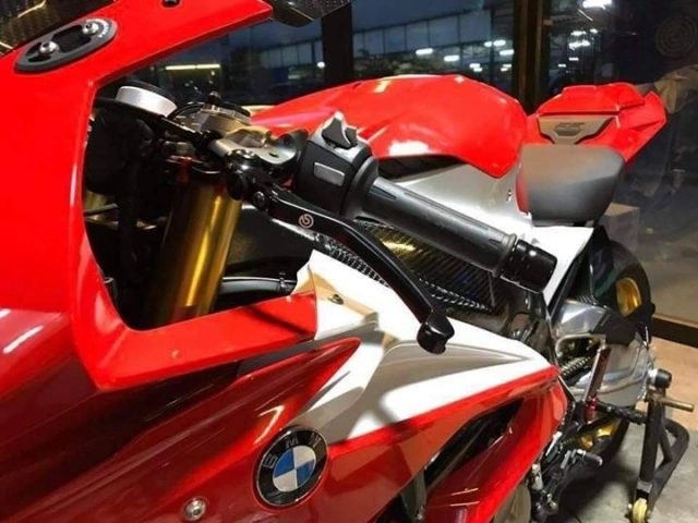 Bmw s10000rr độ hấp dẫn người xem với gói trang bị cao cấp