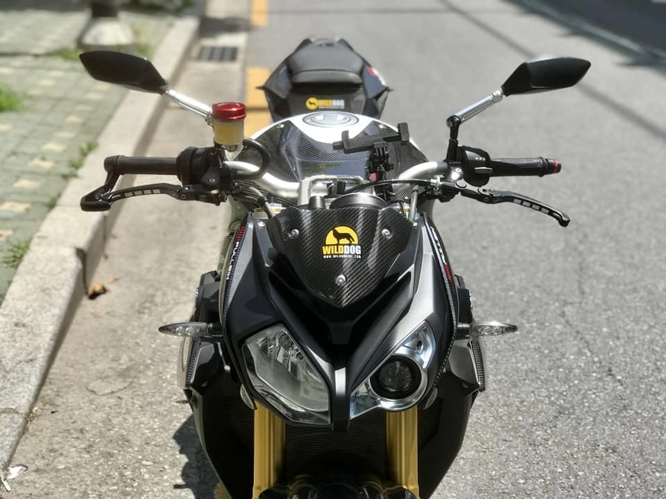 Bmw s1000r độ - cá mập con lột xác ngoạn mục với diện mạo full carbon