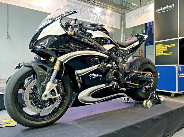 Bmw s1000rr 2019 cá voi độ đầu tiên dưới sự tài trợ của thương hiệu alpha racing