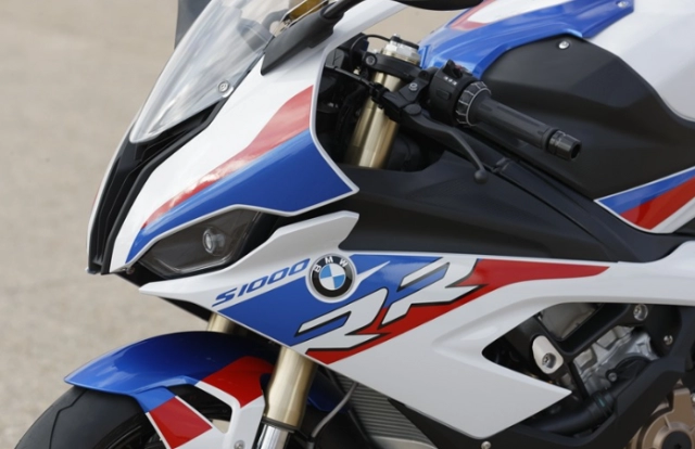 Bmw s1000rr 2019 đang được chạy thử trên đường phố tại thái lan