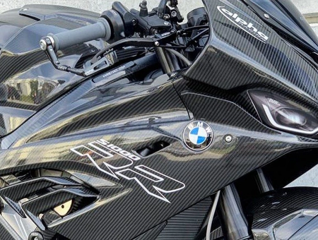 Bmw s1000rr 2019 độ siêu đỉnh với cấu hình full carbon